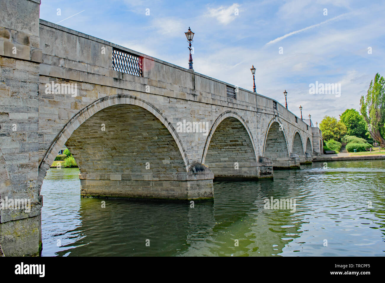 Chertsey bridge hi res stock photography and images Alamy