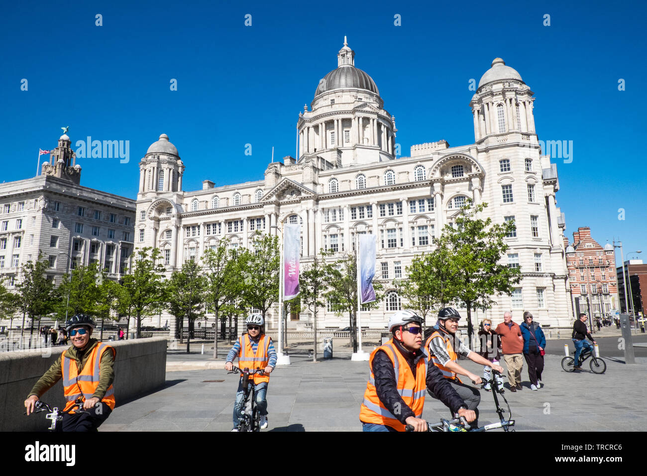 Port of Liverpool Building,Bicycle,bicyles,tour,tourists,waterfront,River Mersey,Liverpool,Merseyside,England,GB,UK,Great Britain,British Stock Photo