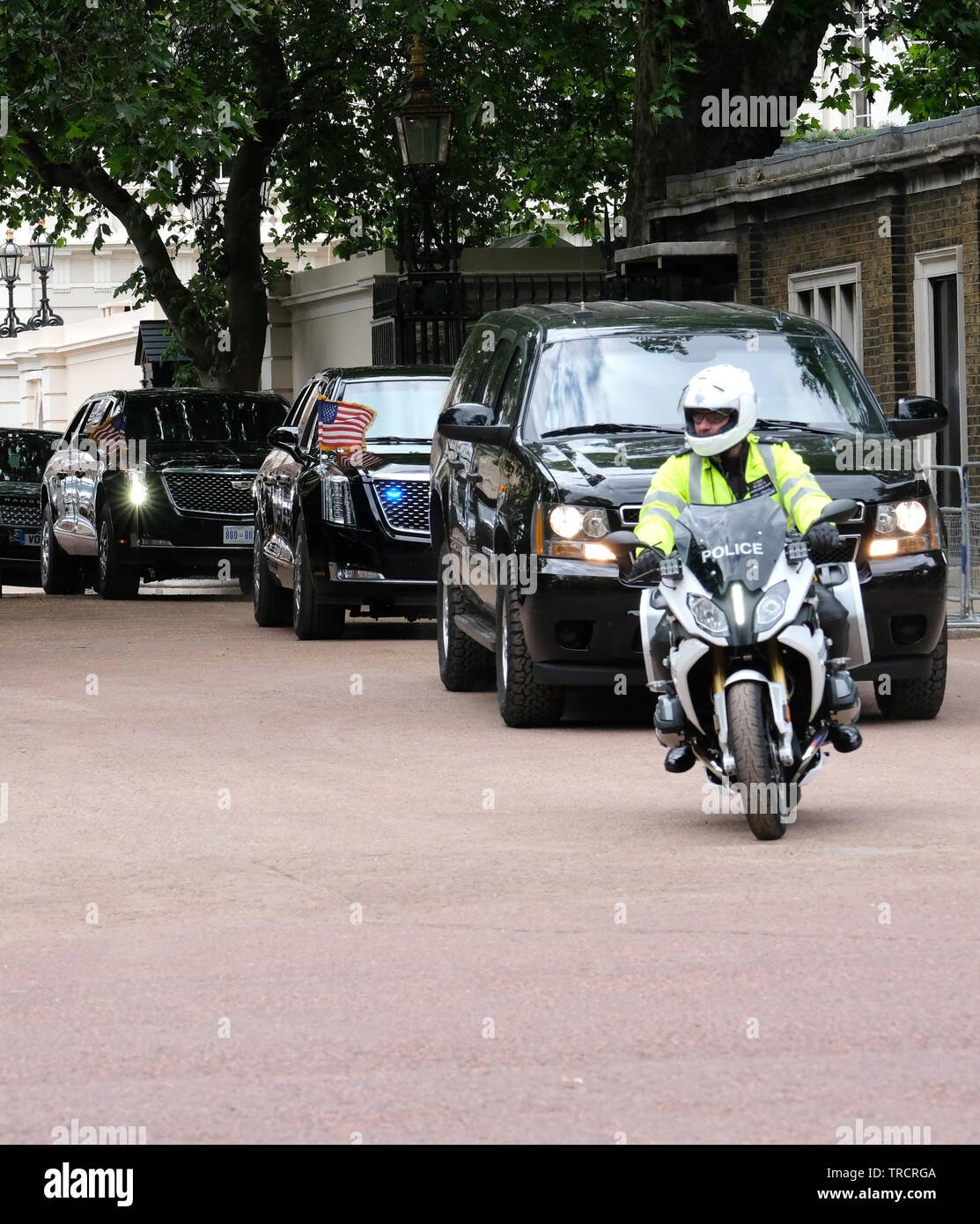 London, UK. 03rd June, 2019. Trump Helicopter flies into Buckingham Palace Credit: Rachel Megawhat/Alamy Live News Stock Photo