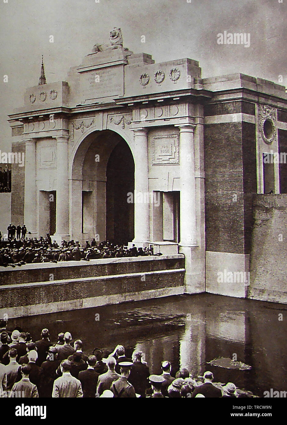 24 July 1927 - Lord Plumer  (Field Marshal Herbert Charles Onslow Plumer) unveiling Menin Gate at Ypre Stock Photo