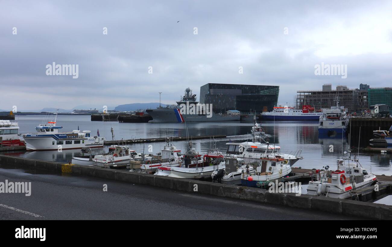 Reykjavik Harbour Near Harpa Concert Hall Stock Photo Alamy Reykjavik Harbour Near Harpa Concert Hall Stock Photo Alamy