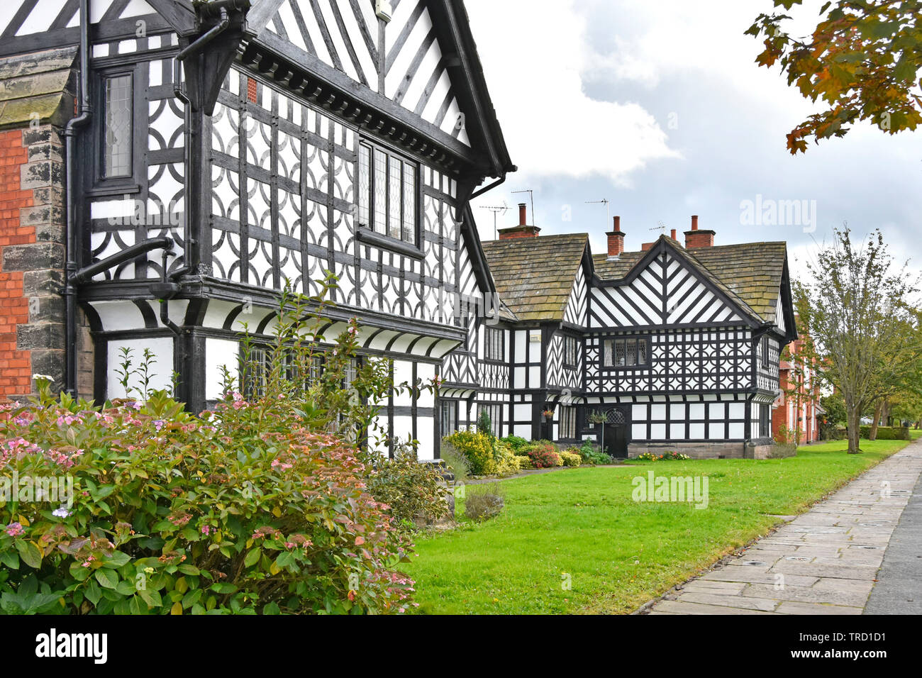 Black & White homes in Port Sunlight landscaped model village housing built by Lever Brothers to house factory workers Wirral Merseyside England UK Stock Photo