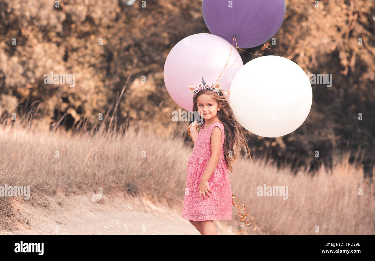 5 year old girl in summer dress hi-res stock photography and images - Alamy