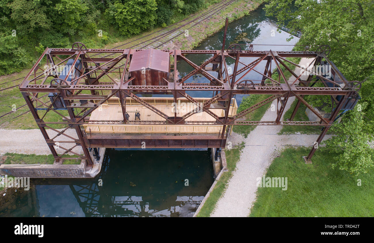 Railroad trestle bridge hi-res stock photography and images - Alamy