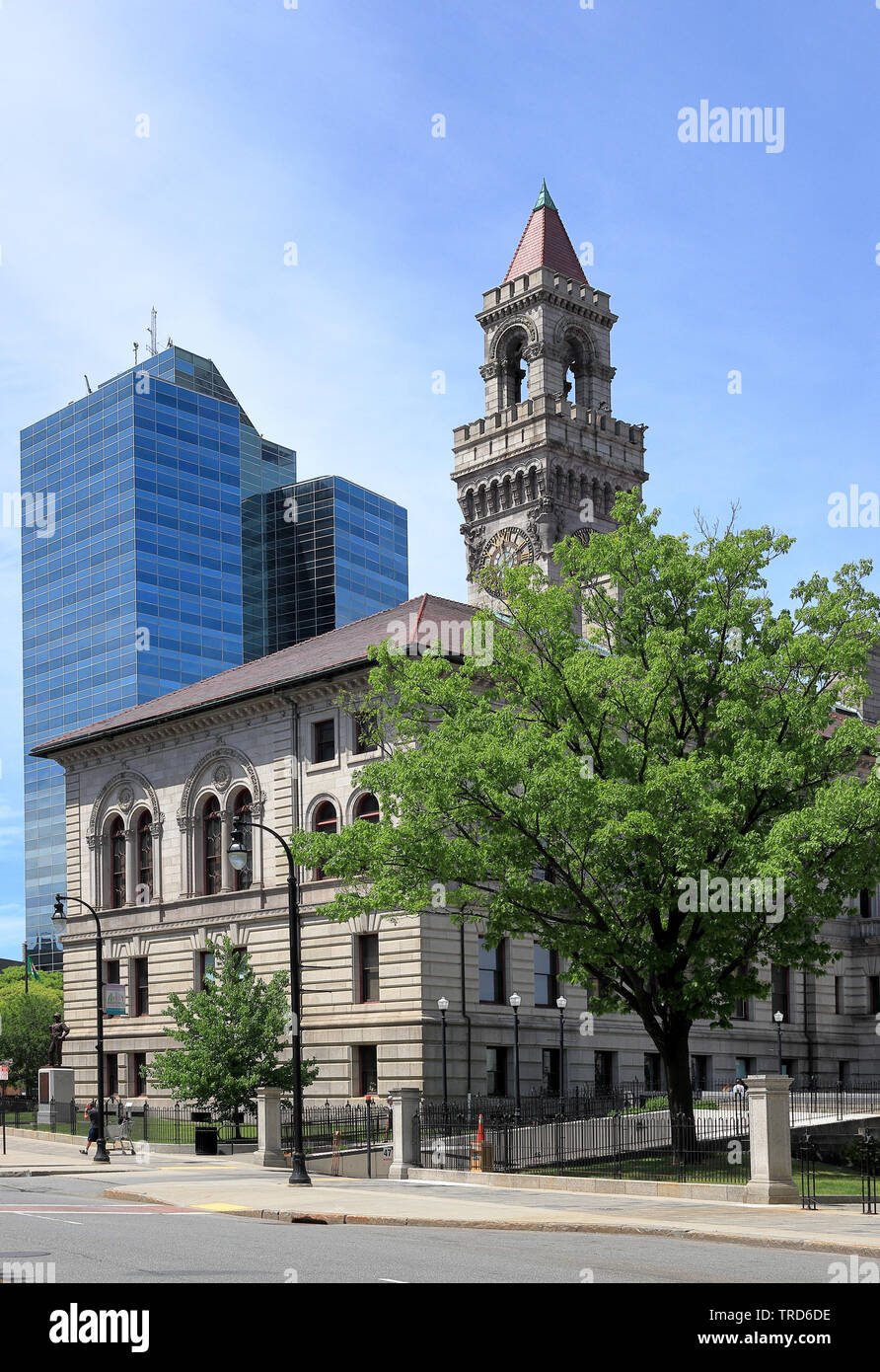 View of Worcester City Hall and contemporary office building in downtown Worcester, Massachusetts Stock Photo