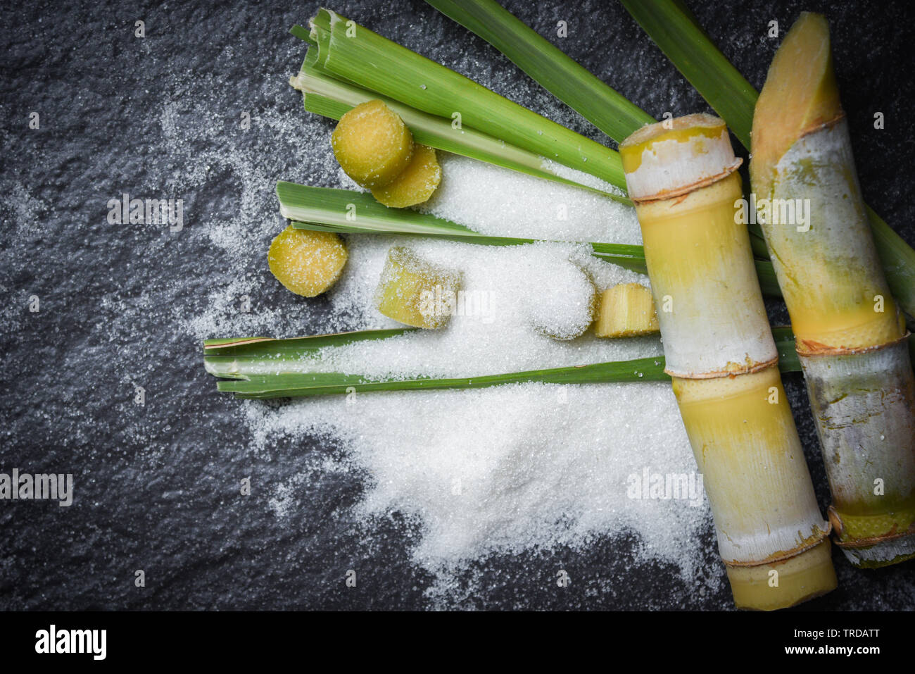 Saccharum officinarum. Из сахарного тростника получается 18. Из сахарного тростника получается 18. Сахарный тростник сахар. Из чего делается сахар.