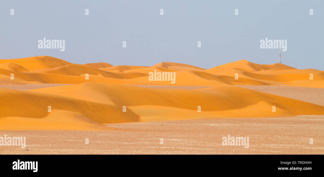 transmitter masts in the desert of Oman, Oman Stock Photo