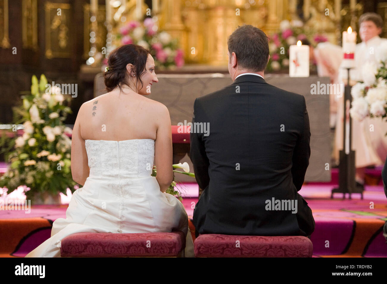 Portrait couple in front church hi-res stock photography and images - Alamy