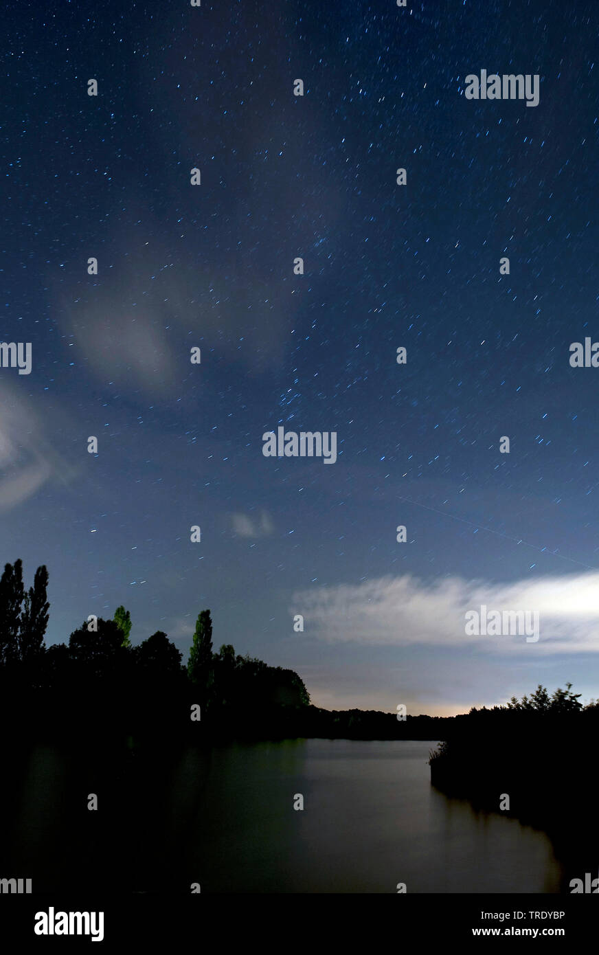 Above her the starry sky hi-res stock photography and images - Alamy