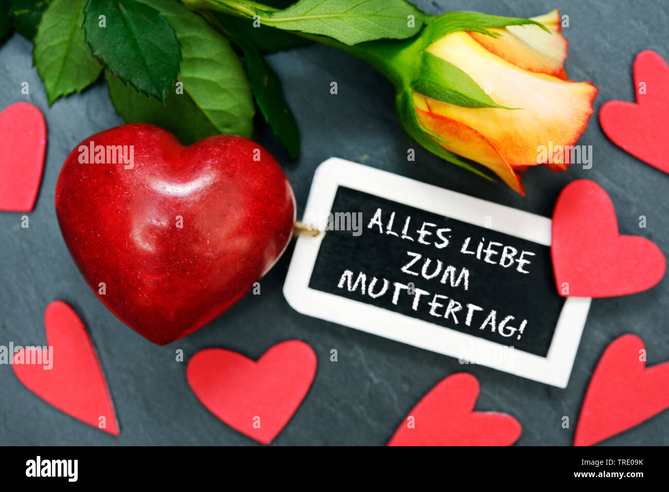 Mother S Day Rose And Red Hearts Lettering Alles Gute Zum Muttertag Happy Mother S Day Germany Stock Photo Alamy