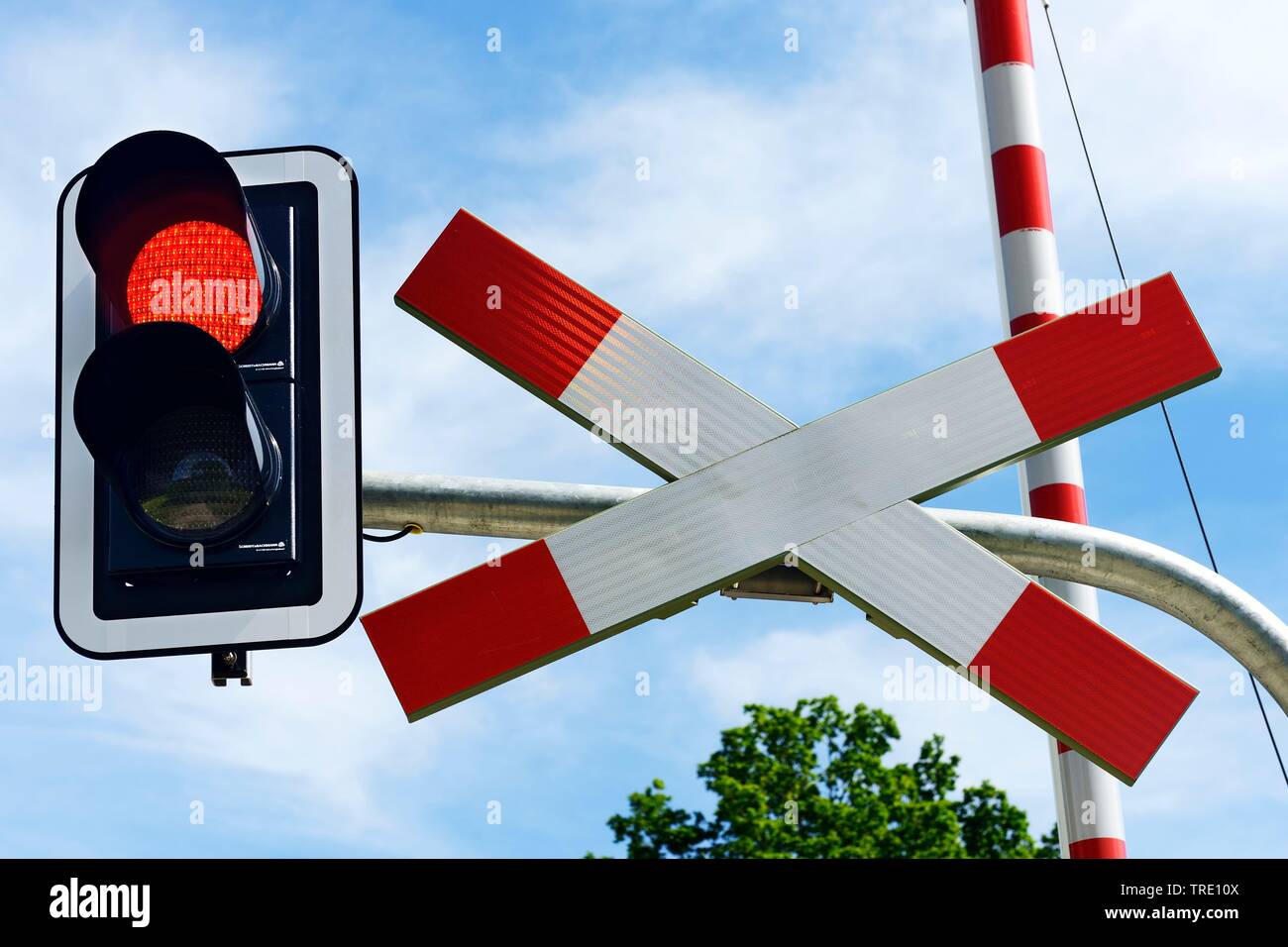 Railway Crossing Warning Lights High Resolution Stock Photography And Images Alamy