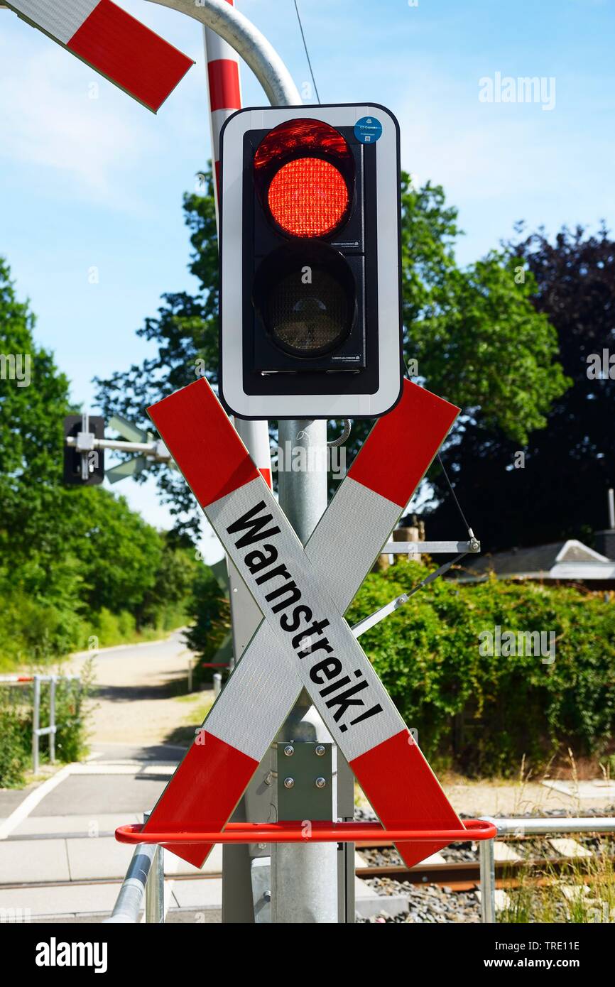 German Railroad Crossing Sign High Resolution Stock Photography And Images Alamy