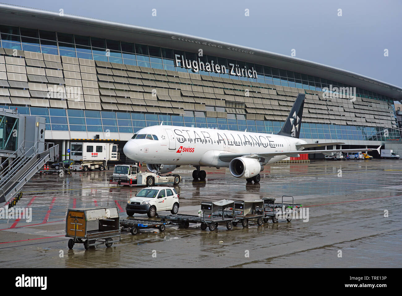 ZURICH, SWITZERLAND -25 MAY 2019- Plane from the Swiss international  airline Swiss (LX) in a Star Alliance livery at the Zurich airport (ZRH  Stock Photo - Alamy