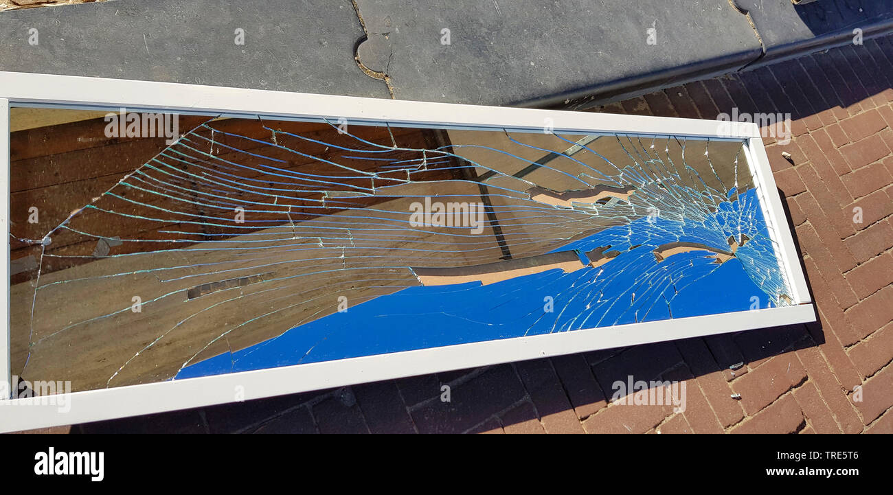 Broken Mirror Stock Photos Broken Mirror Stock Images Alamy