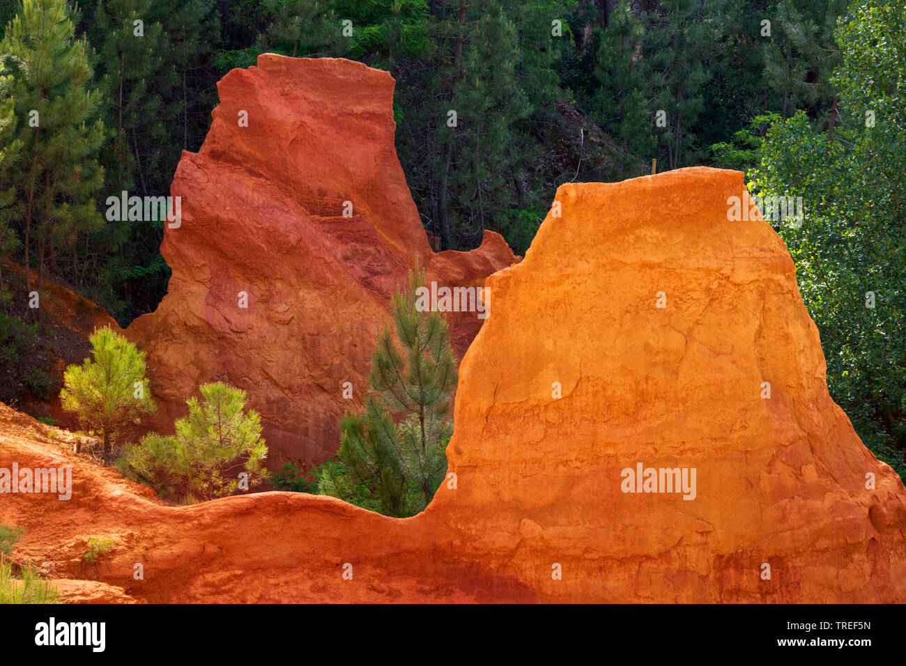ochre rocks of Rustrel, France, Provence, Luberon, Rustrel Stock Photo
