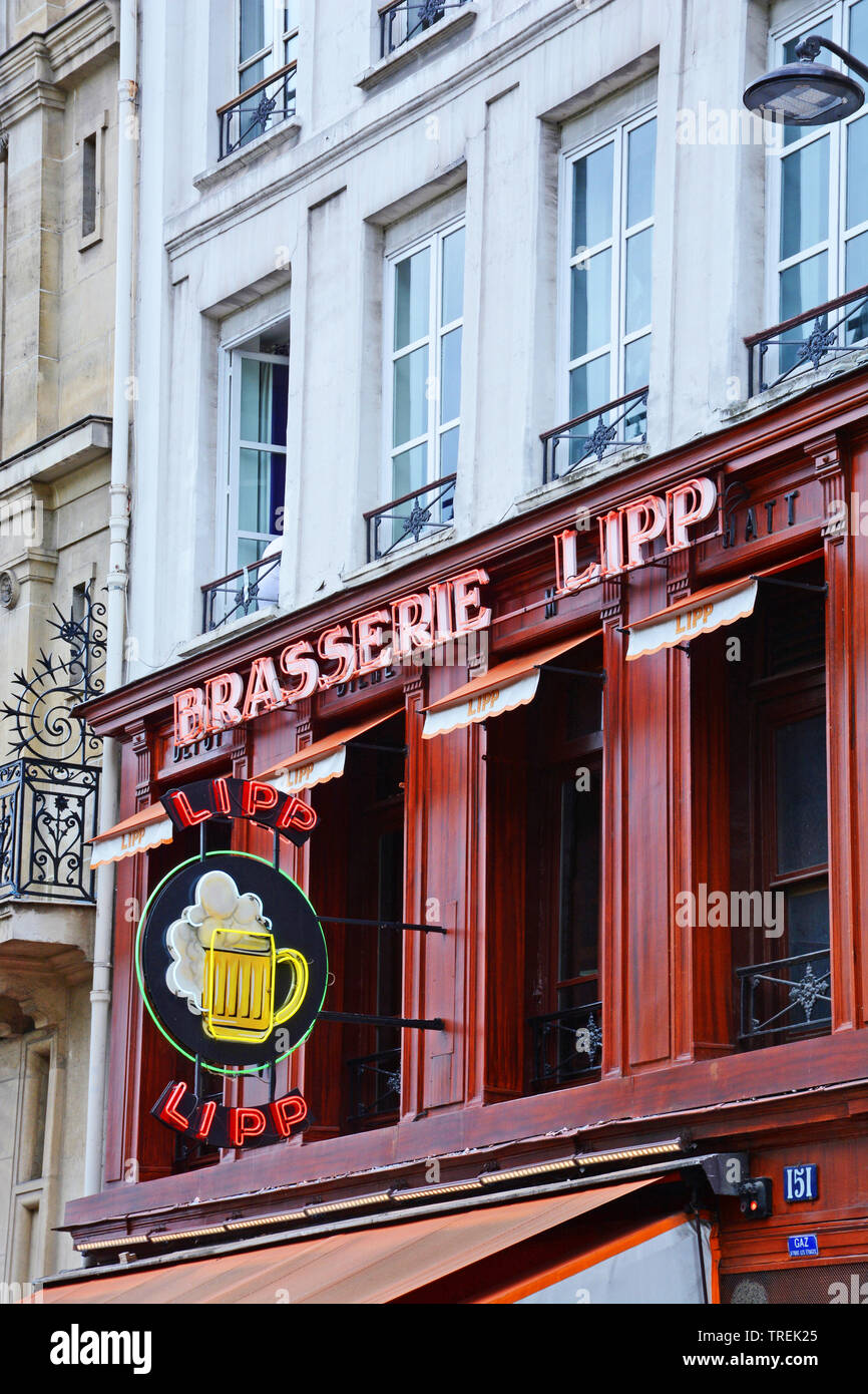 Brasserie Lipp,  Boulevard Saint-Germain,  Saint-Germain-des-Prés, Latin quarter, Paris, France Stock Photo