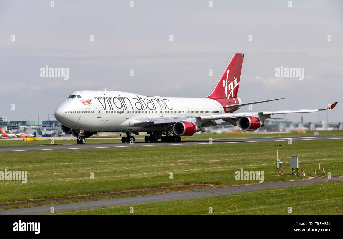 Virgin Alantic Boeing 747-400, G-VBIG, 'Tinker Belle' ready for take off at Manchester Airport Stock Photo