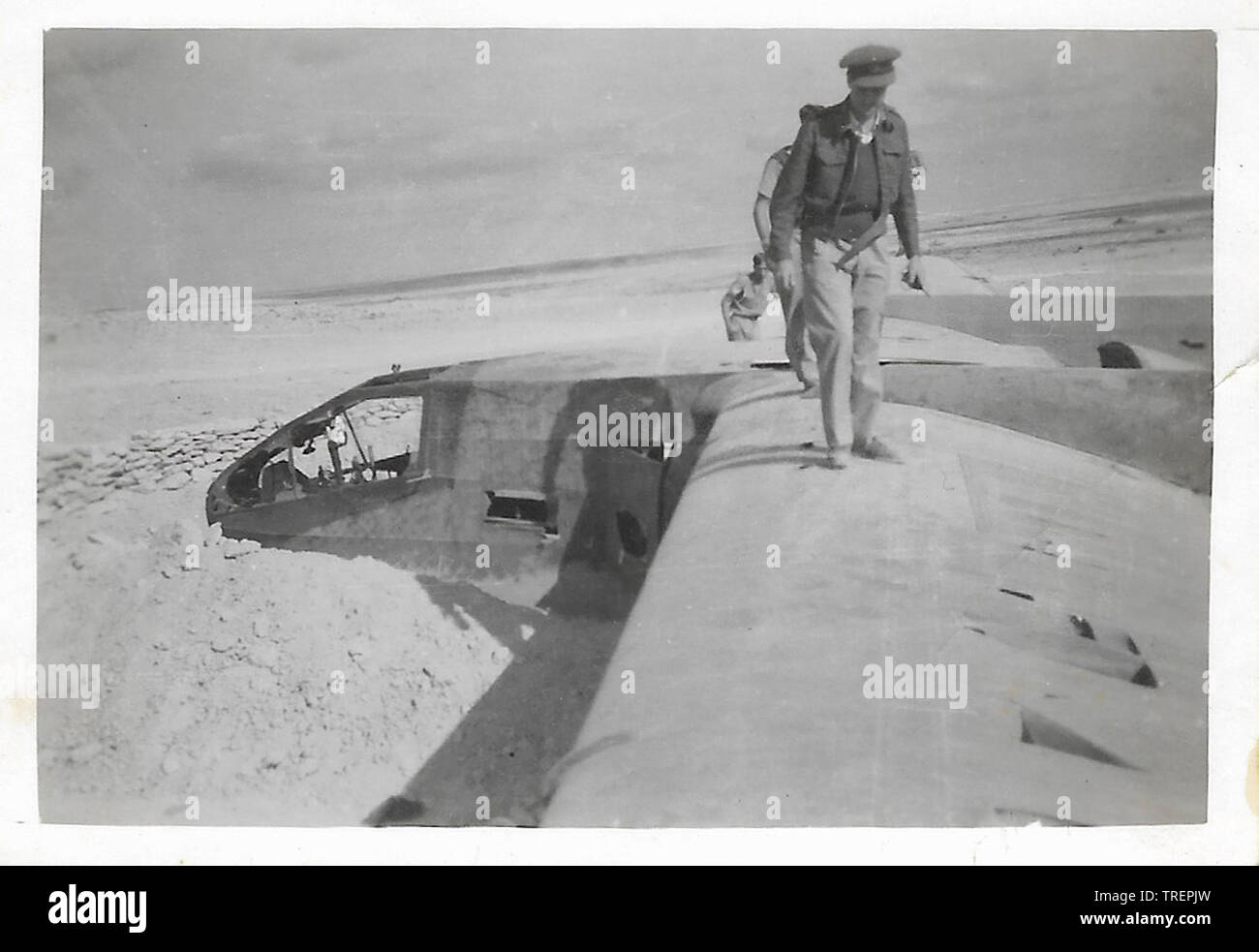 Salvaging crashed aircraft Sudan. Taken in 1943/44 by Flt Sgt Gleed RAF WW2 223 Squadron, Stock Photo
