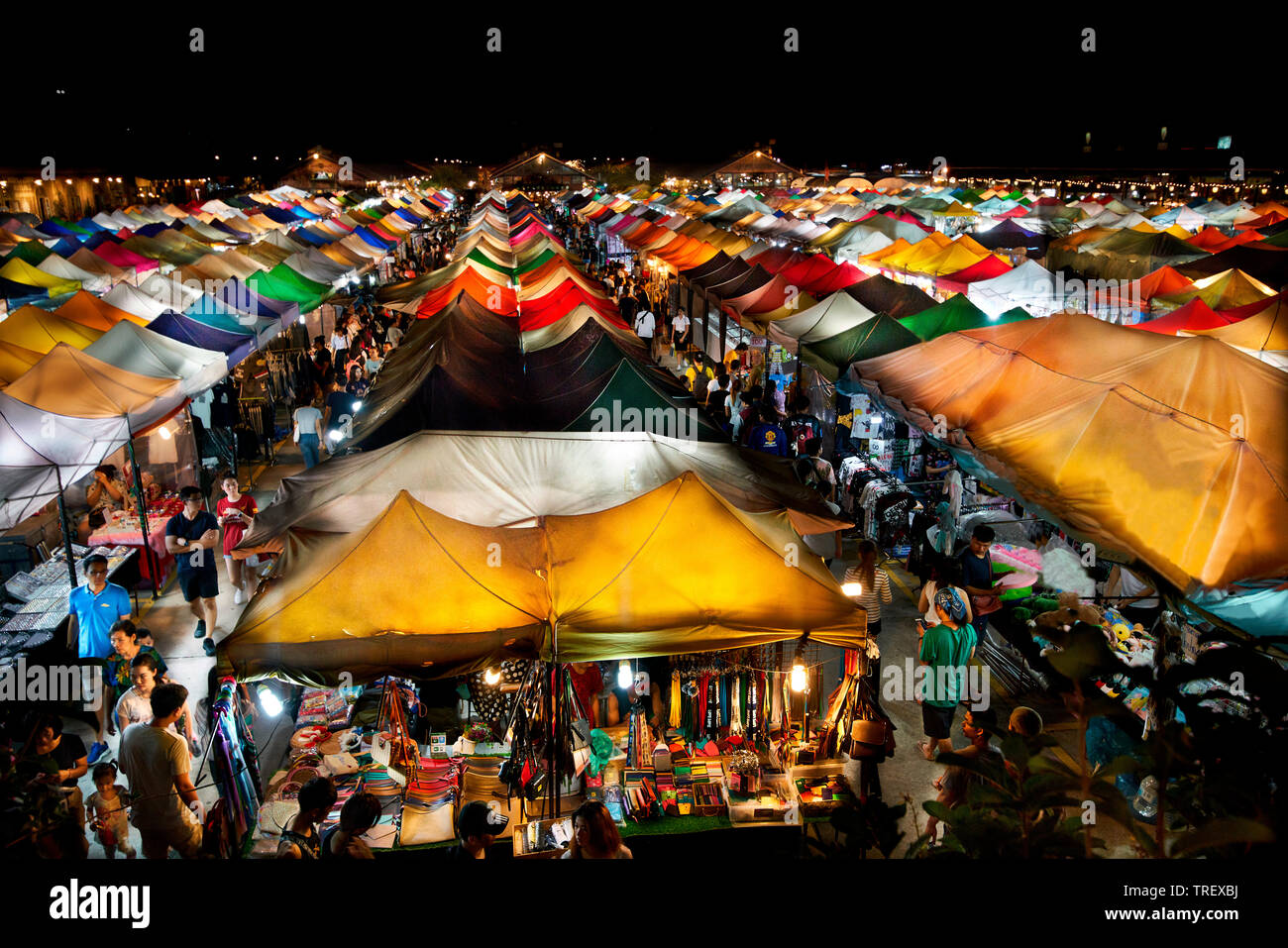 Talad rot fai market hires stock photography and images Alamy