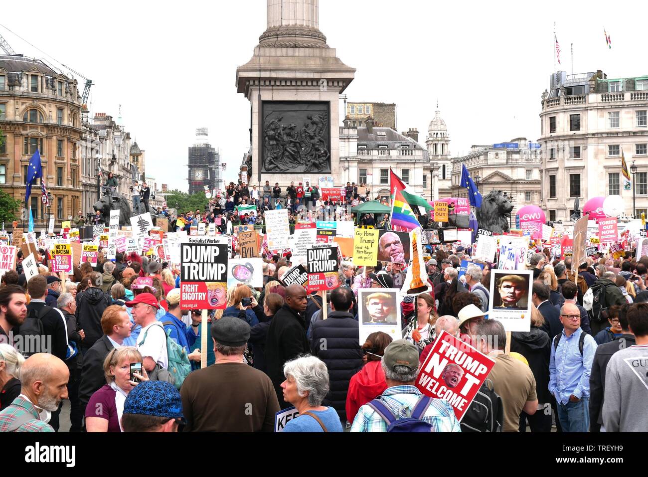 London, UK. 4th June, 2019. An estimated 40,000 people turn up at the ant-trump demo in Trafalgar Square, instead of the predicted 250,000. Credit: Brian Minkoff/Alamy Live News Stock Photo