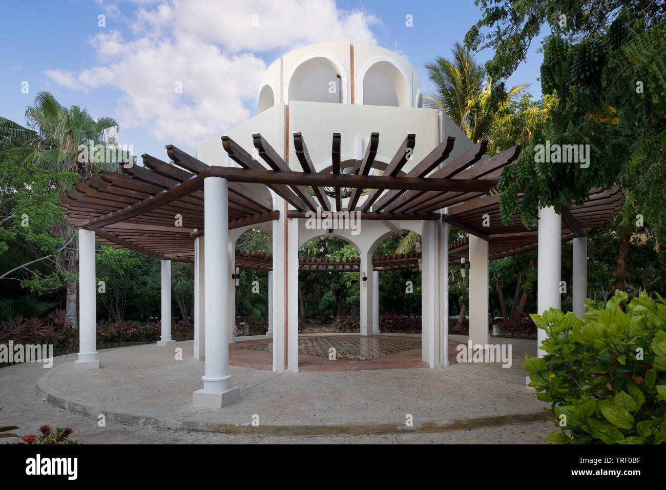 A Gazebo That Features Small Wedding Receptions And Parties To