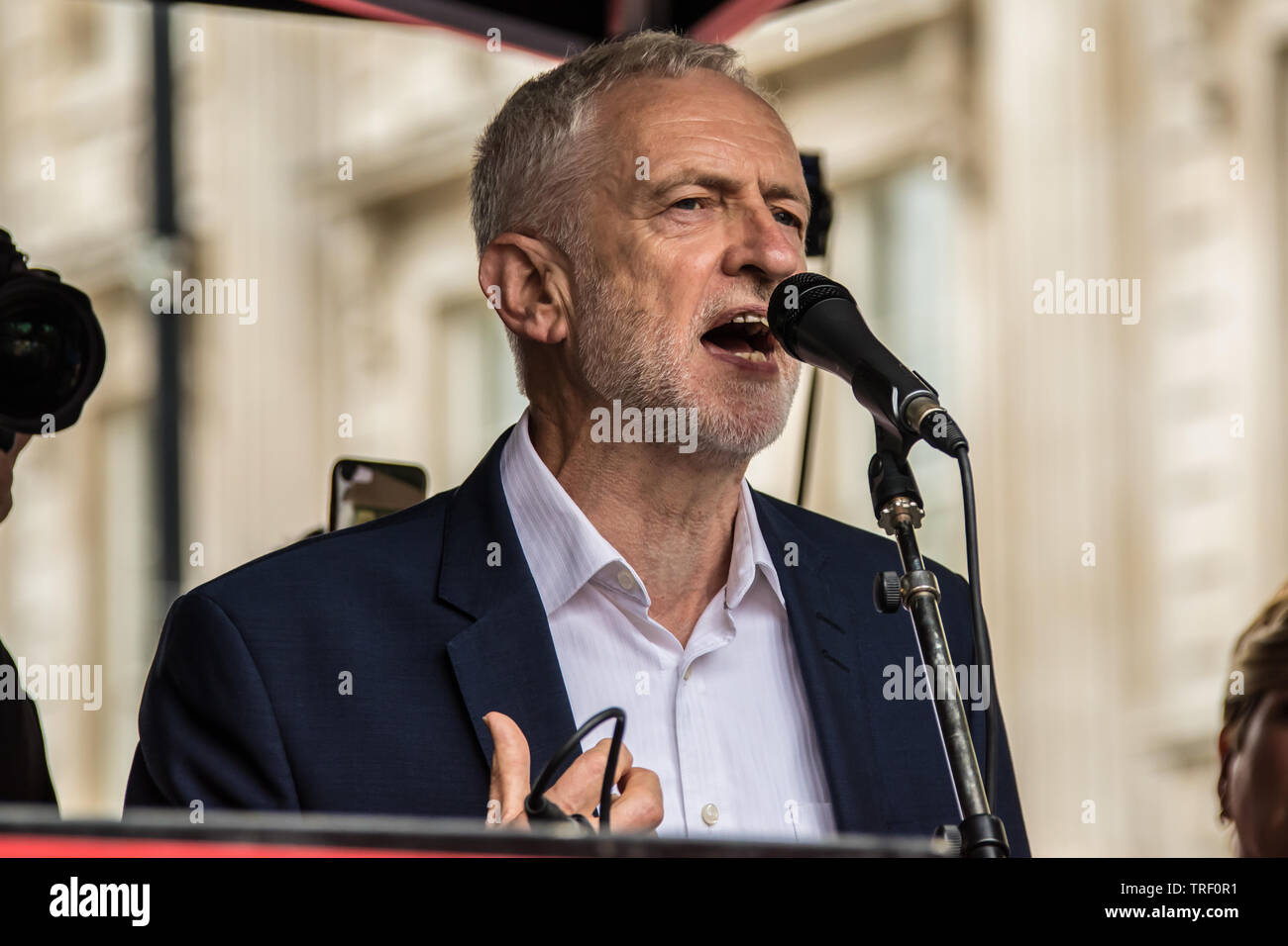 4 June ,2019.. London,UK.  Jeremy Corbyn, Leader of the Labour Party addresses the crowd on Whitehall. Tens of Thousands protest in Central London in a National demonstration against US President Donald Trumps State visit to the UK. Protesters rallied in Trafalgar Square before marching down Whitehall to Downing Street, where Trump was meeting UK Prime Minister Theresa May. David Rowe/Alamy Live News. Stock Photo
