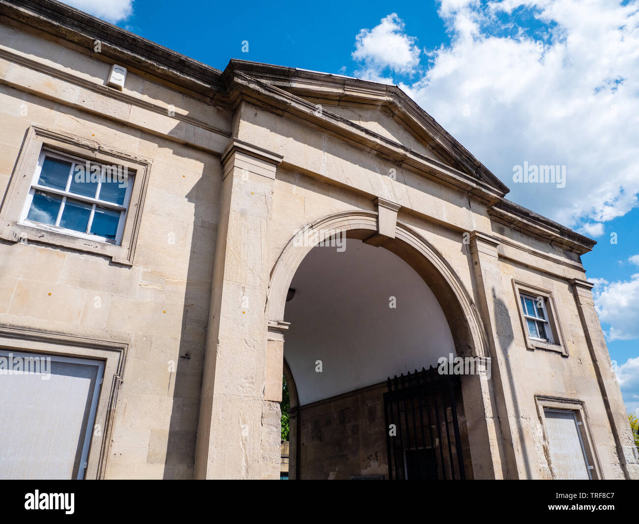Gatehouse of Cemetery Junction, Reading, Berkshire, England, UK, GB