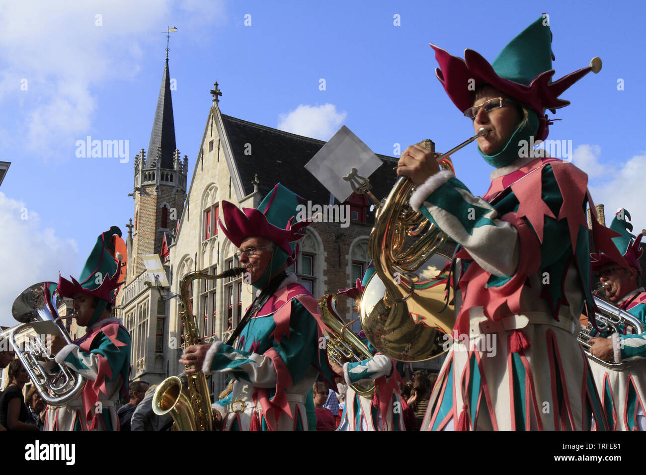 Parade cortege historique hi-res stock photography and images - Alamy