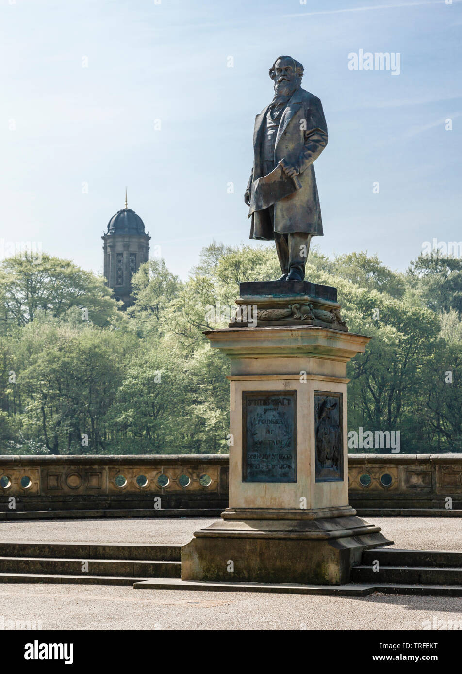 The memorial statue to Sir Titus Salt in Roberts Park, Saltaire, Bradford, West Yorkshire Stock Photo