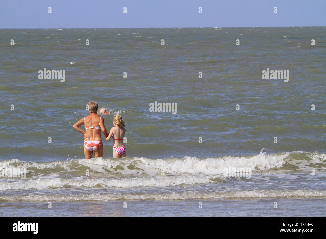 Vacanciers en bordure de mer. Knokke-le-Zoute. Belgique. Stock Photo
