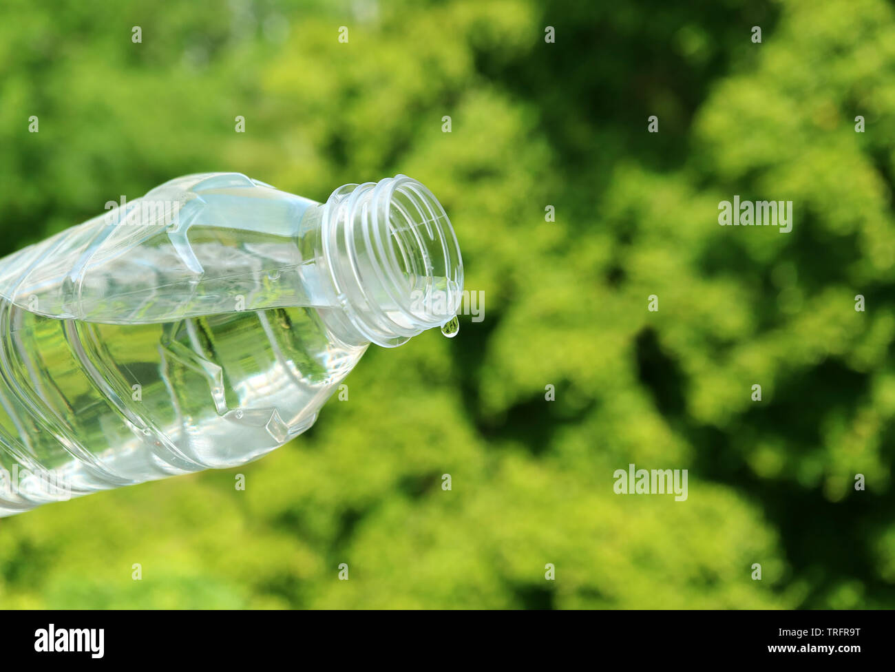 Dropping bottle hires stock photography and images Alamy