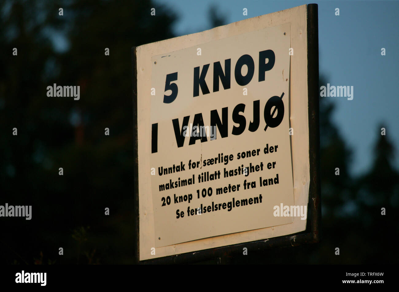 Sign showing speed limit for boats in the lake Vansjø in Østfold, Norway. Vansjø is a part of the water system called Morsavassdraget. September, 2006. Stock Photo