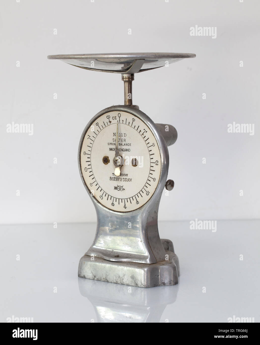 Vintage salter scales hi-res stock photography and images - Alamy