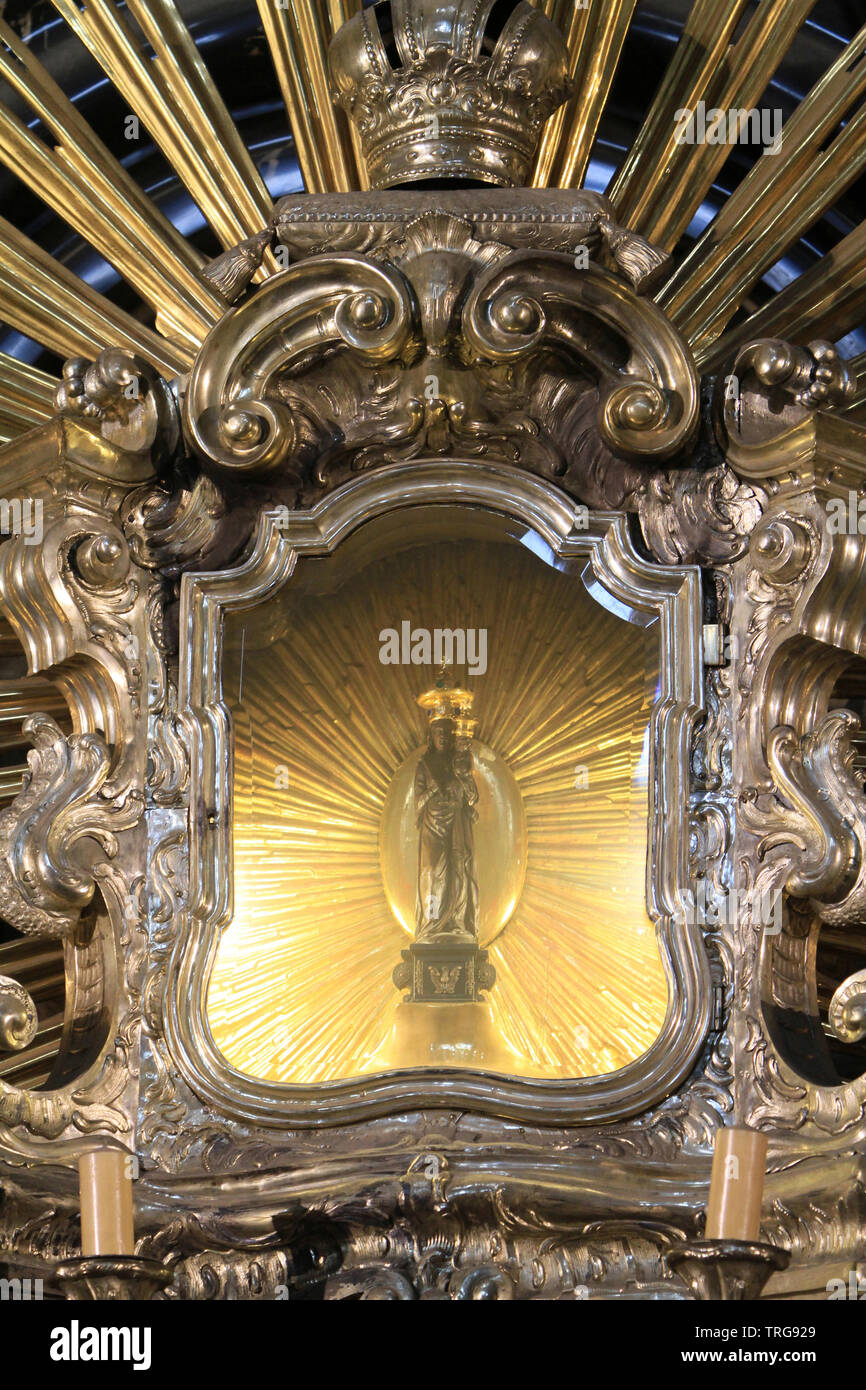 Vierge à l'Enfant. La statue miraculeuse de l'église Notre-Dame de Lorette. Prague. République Tchèque. Stock Photo