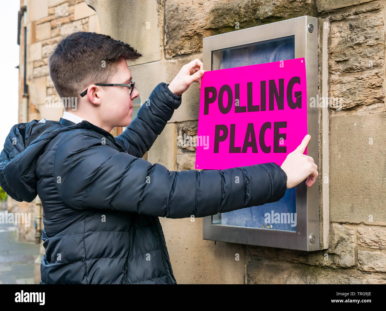 Council returning officer staff setting up polling place, Leith Walk by