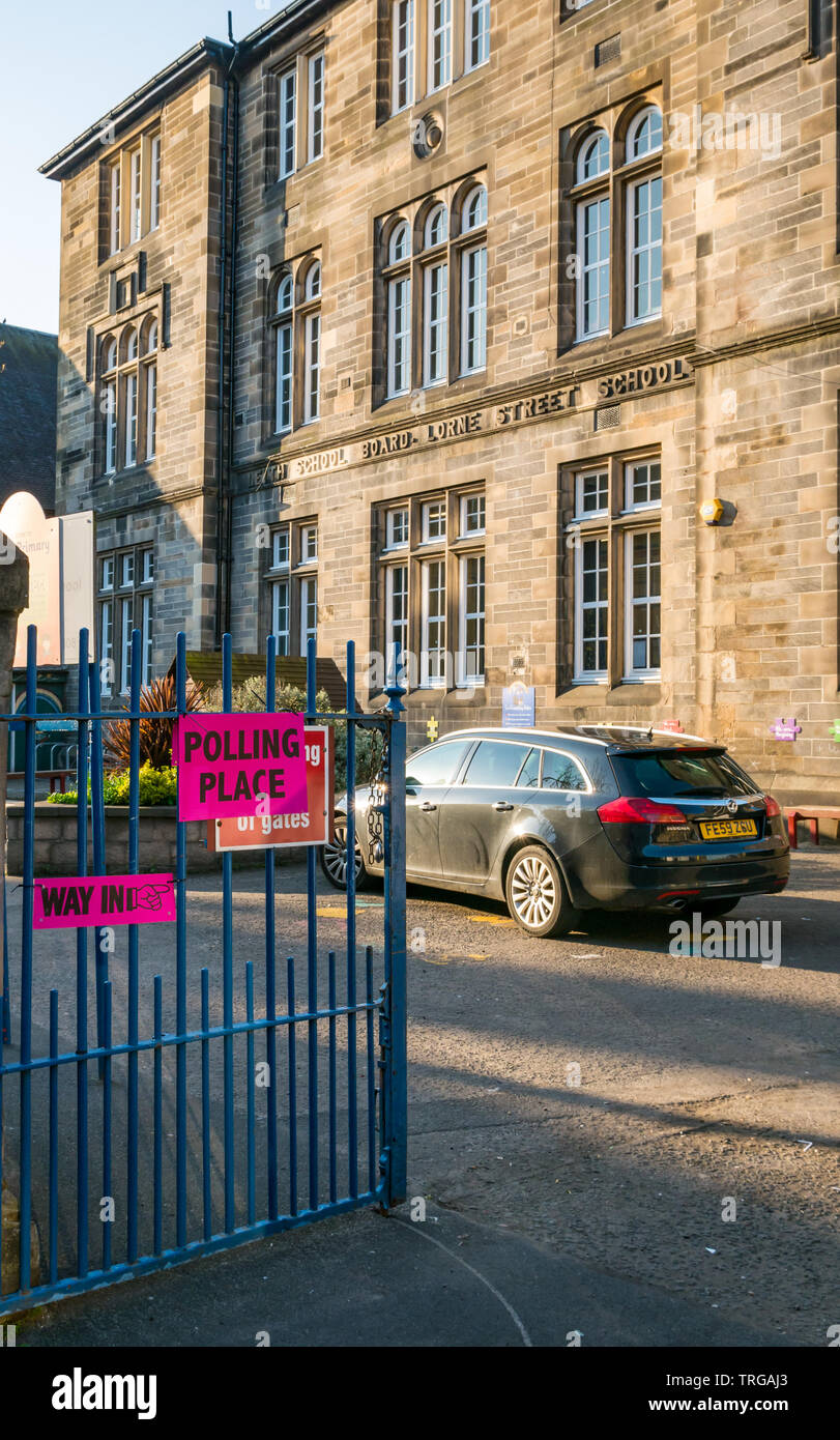 Lorne Primary School polling place at Leith Walk Council By-Election, Edinburgh, Scotland, UK Stock Photo