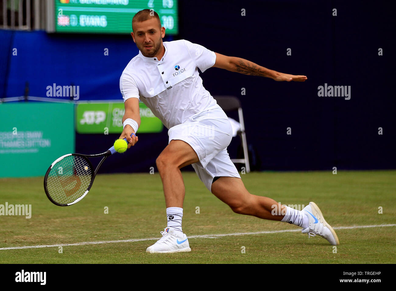 Surbiton, UK. 05th June, 2019. Dan Evans of Great Britain in action against Ruben Bemelmans of Belgium in the mens singles. Surbiton Trophy tennis 2019, day 3 at the Surbiton Racket & Fitness Club in Surrey on Wednesday 5th June 2019. this image may only be used for Editorial purposes. Editorial use only, pic by Steffan Bowen/Andrew Orchard sports photography/Alamy Live news Credit: Andrew Orchard sports photography/Alamy Live News Stock Photo