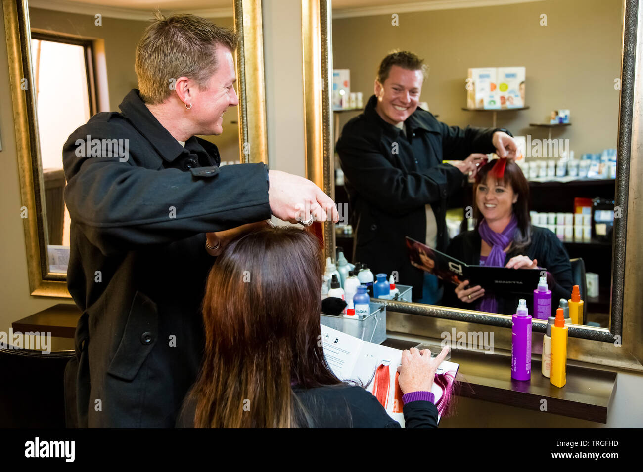 Hairdresser Africa Customer Stock Photos Hairdresser Africa