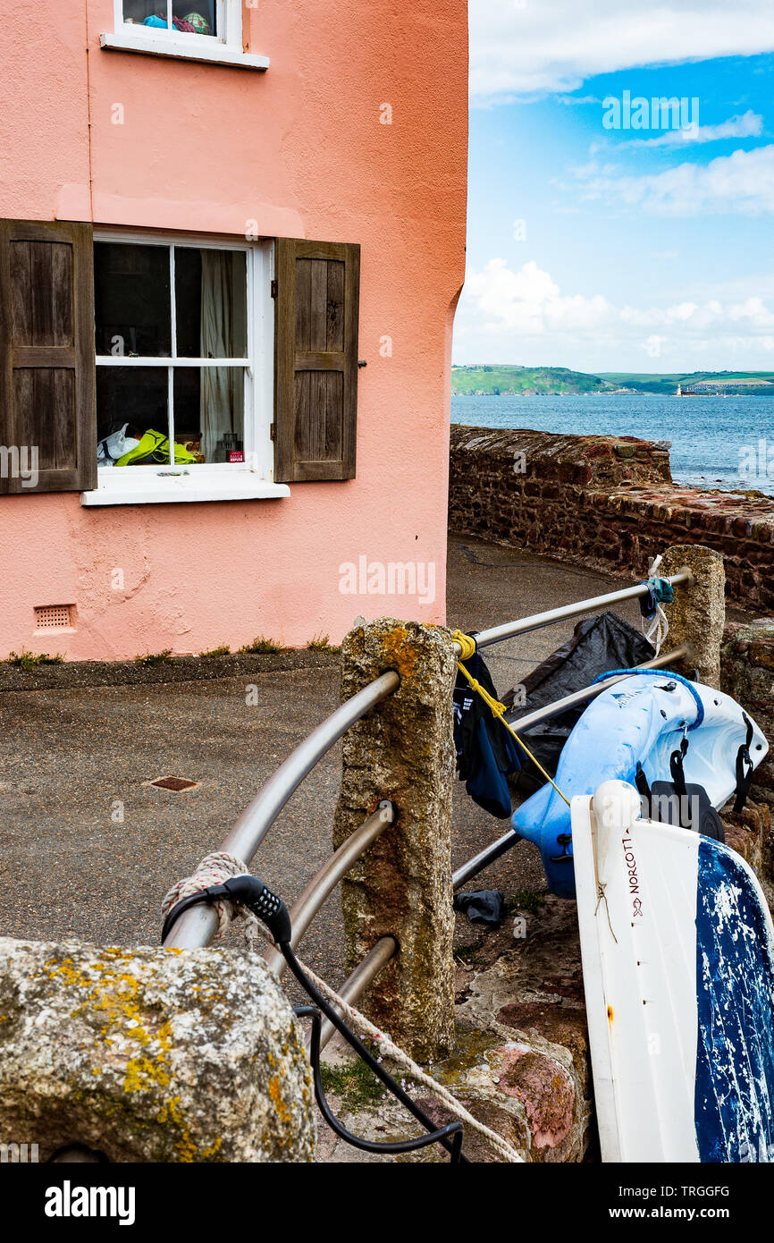 Fisherman's Cottage and the sea, Kingsand Stock Photo