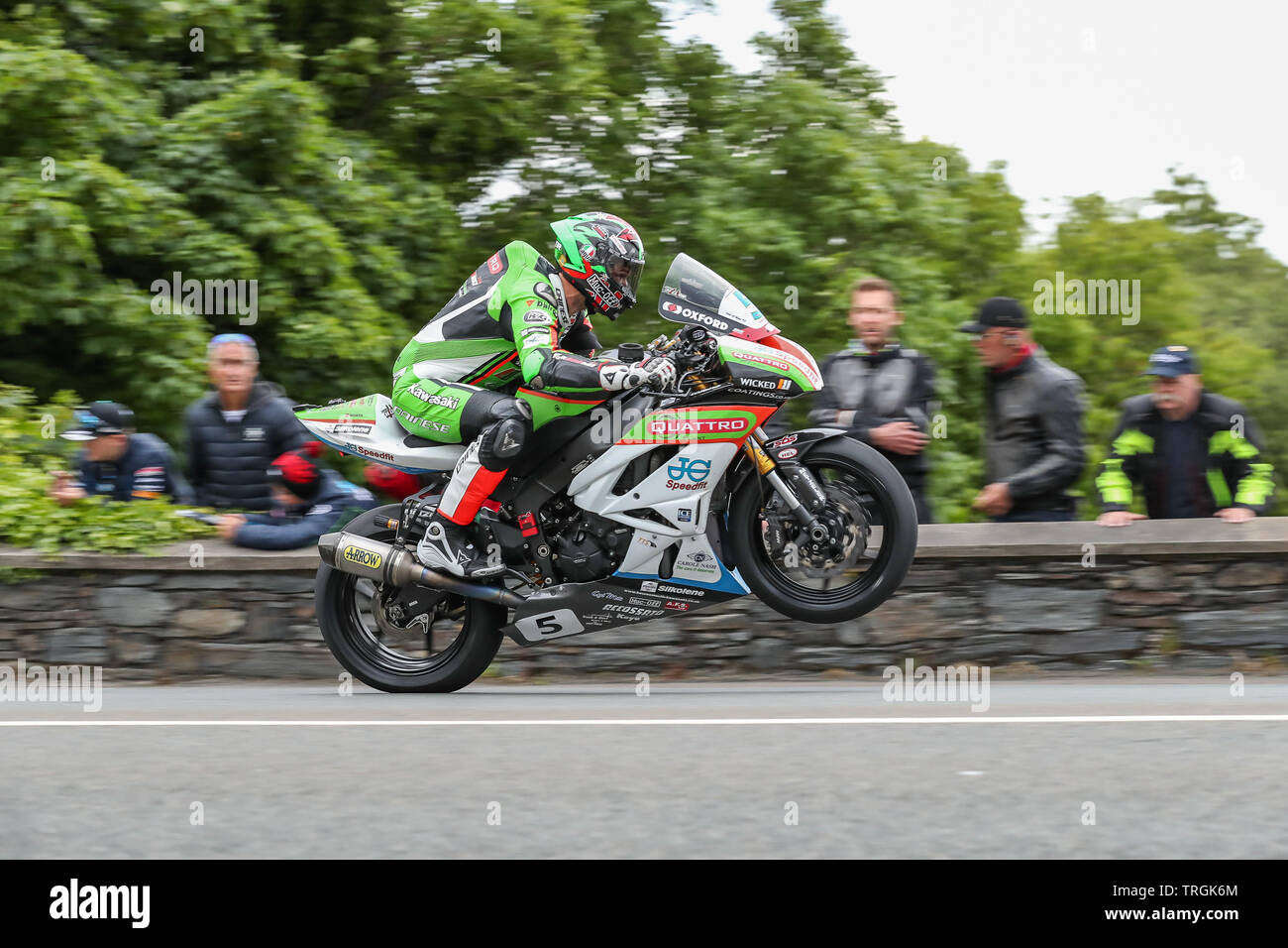 James Hillier (5)  - Quattro Plant Wicked Coatings Kawasaki Kawasaki in action on his way to securing second place in the Monster Energy Supersport TT Stock Photo