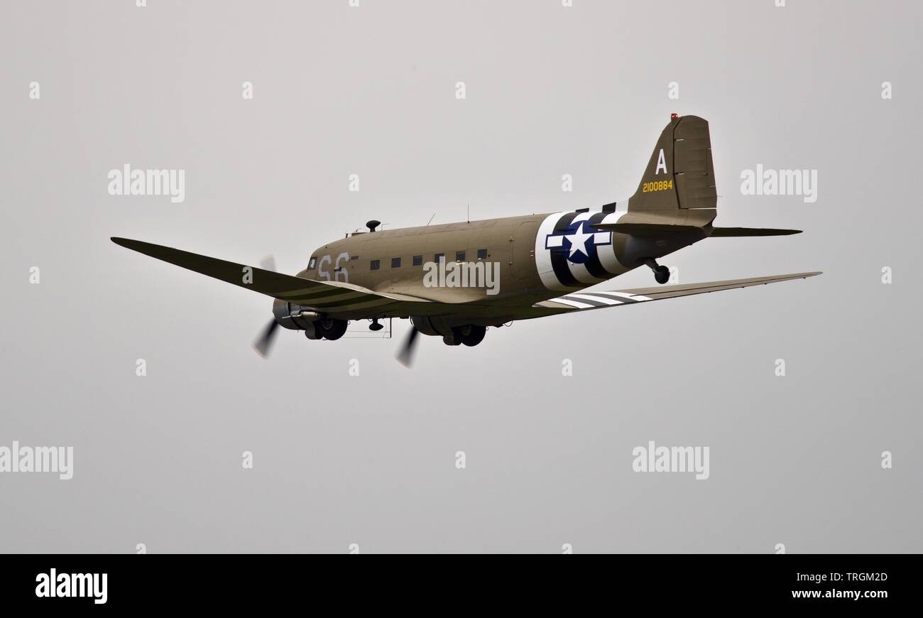 Douglas C-47A Dakota performing at the 2019 Daks Over Normandy Airshow at the Imperial War Museum, Duxford Stock Photo