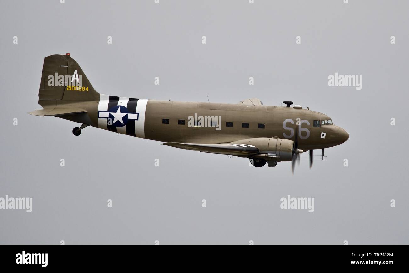 Douglas C-47A Dakota performing at the 2019 Daks Over Normandy Airshow at the Imperial War Museum, Duxford Stock Photo