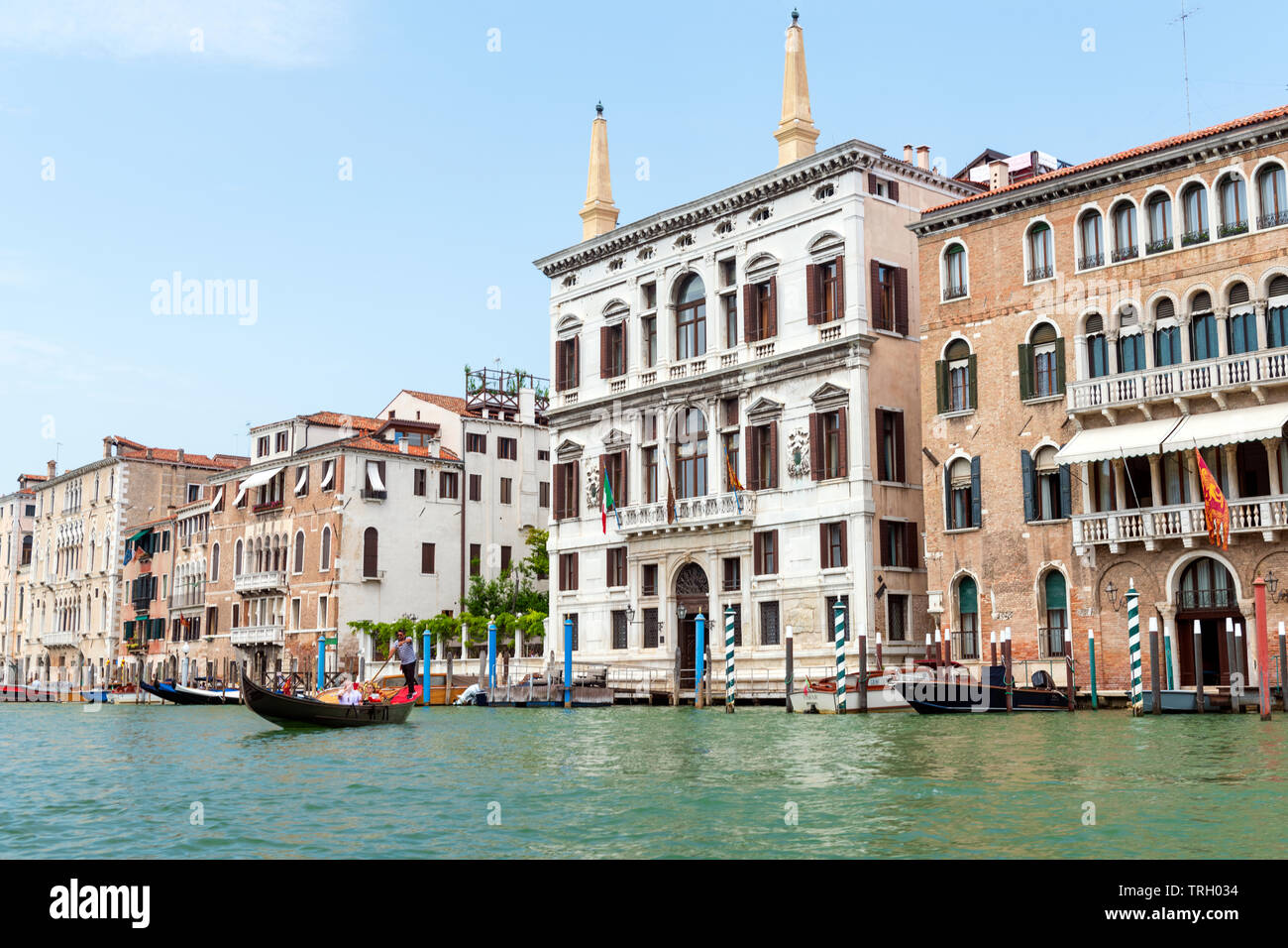 Grand canal medieval hi-res stock photography and images - Alamy