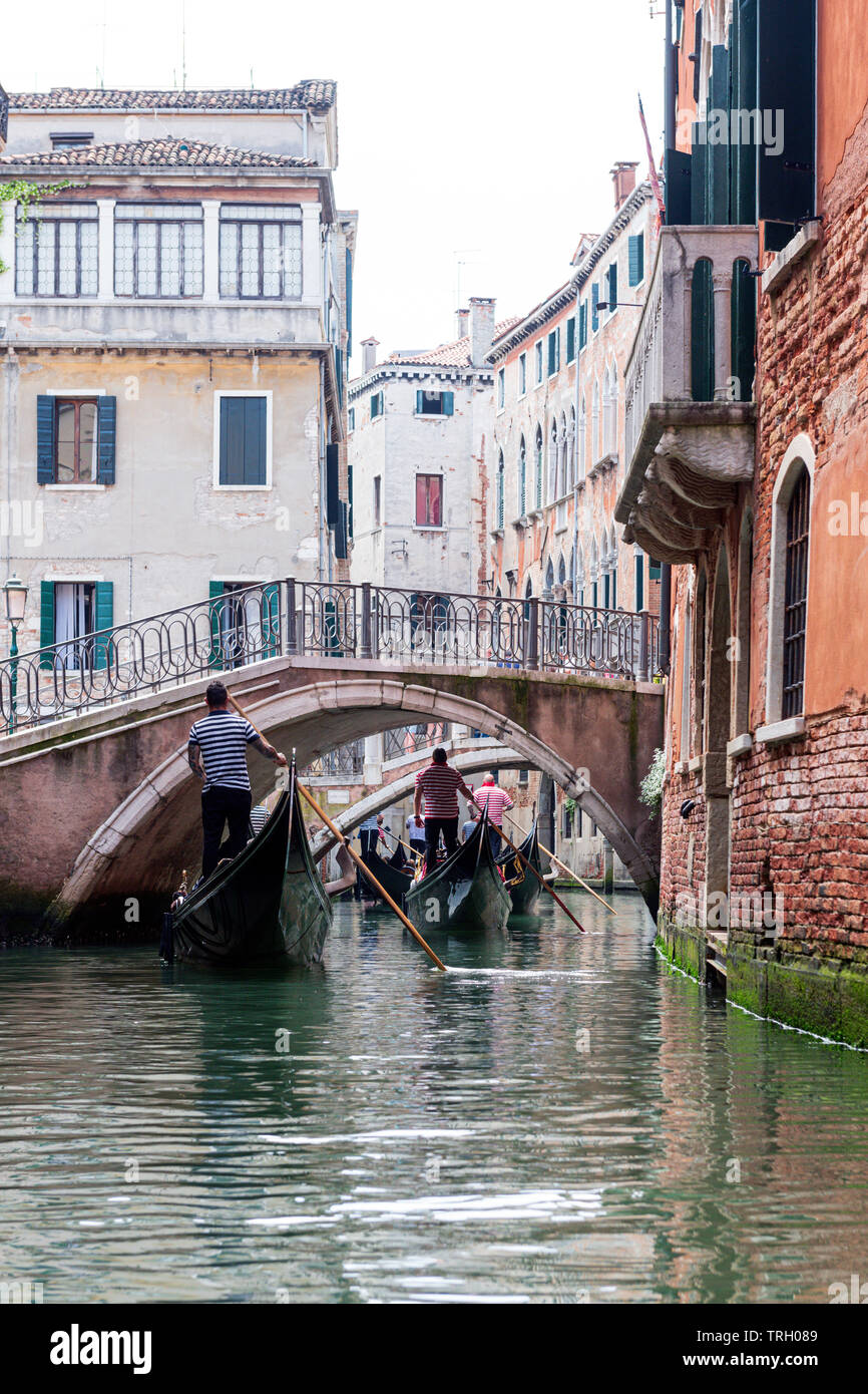 Gondola venice bucket list hi-res stock photography and images - Alamy