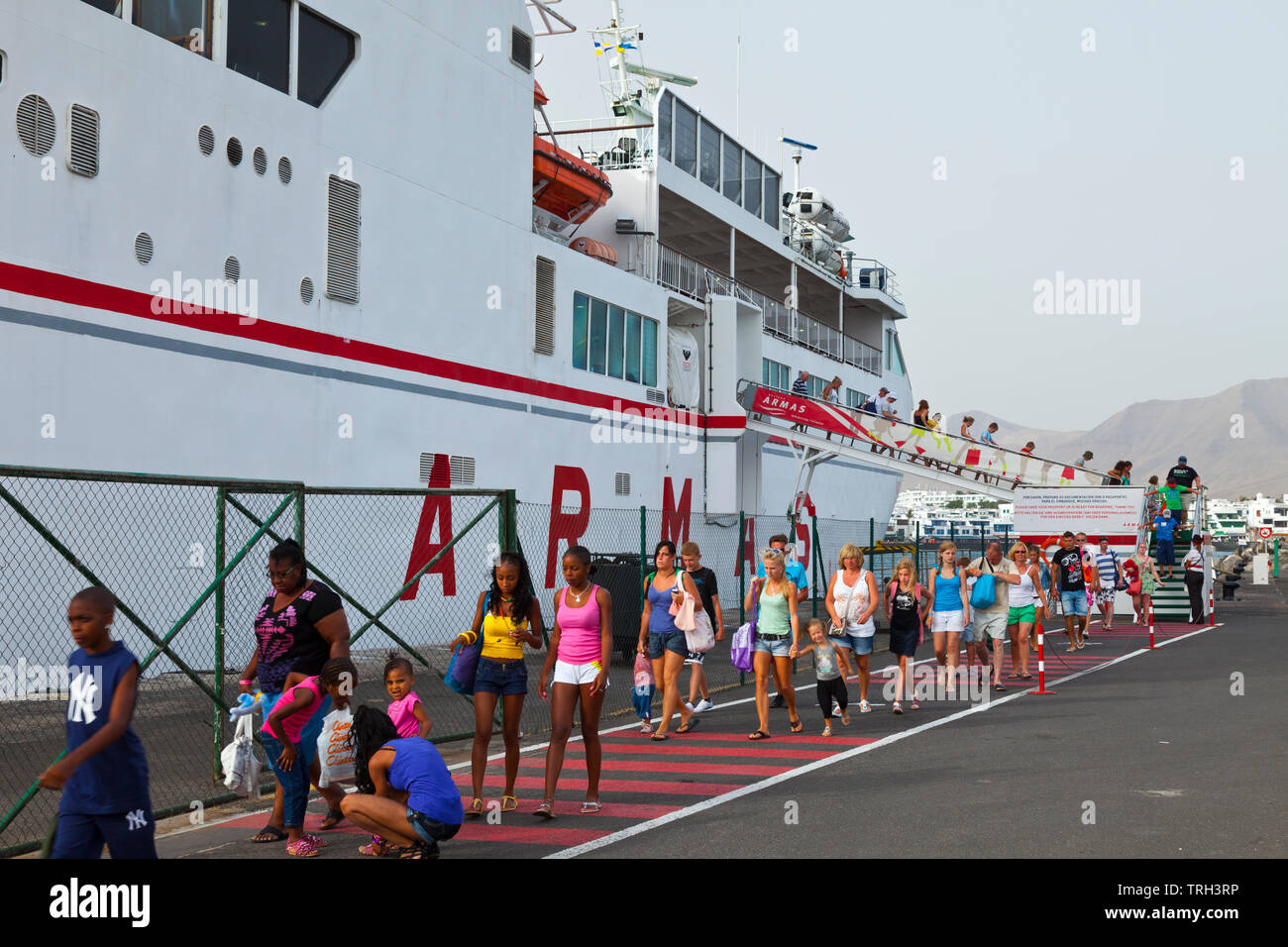 Desembarcando Del Ferry Entre Fuerteventura Y Lanzarote