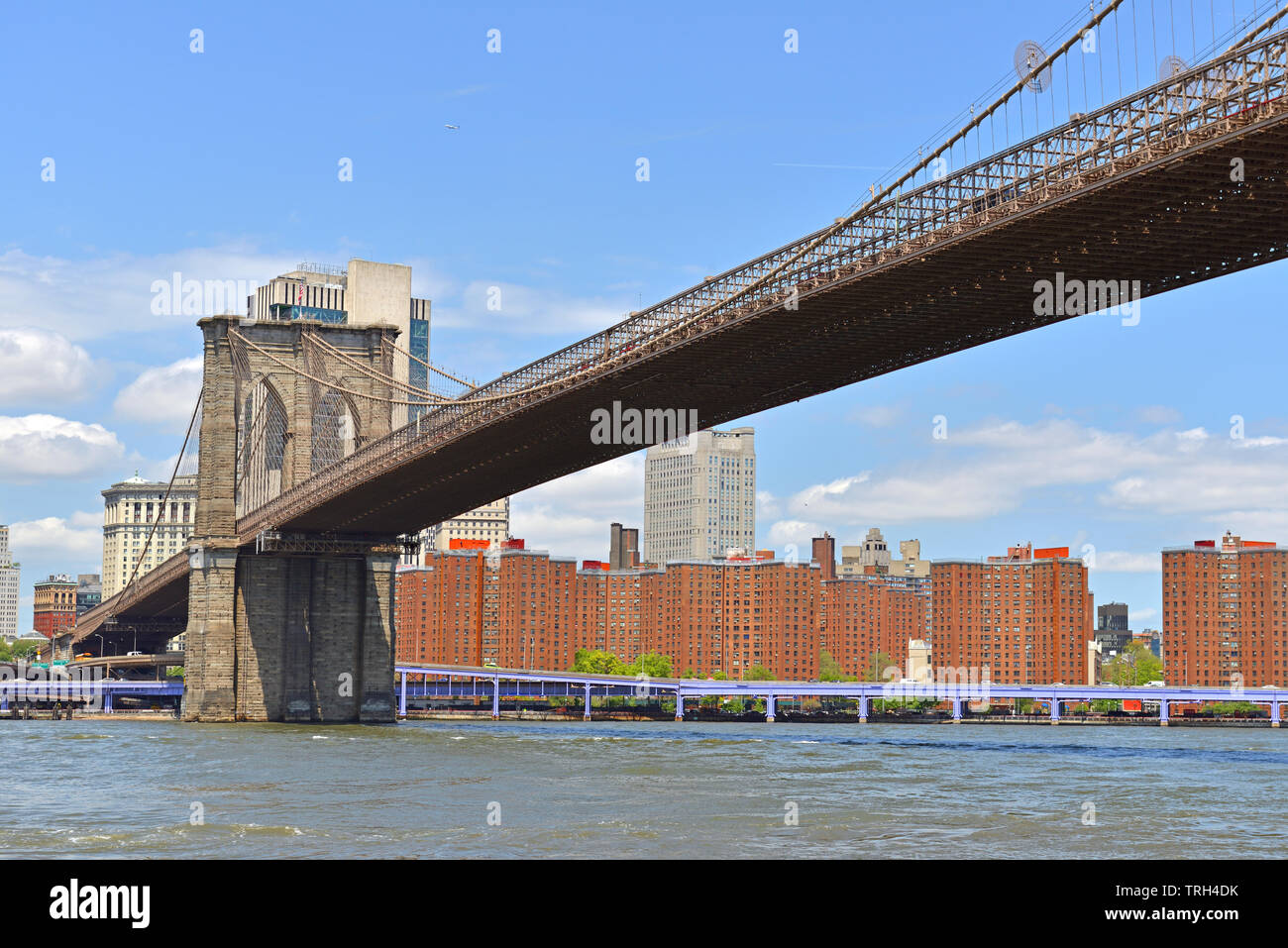 Brooklyn Bridge (1883), hybrid cablestayed/suspension bridge in New