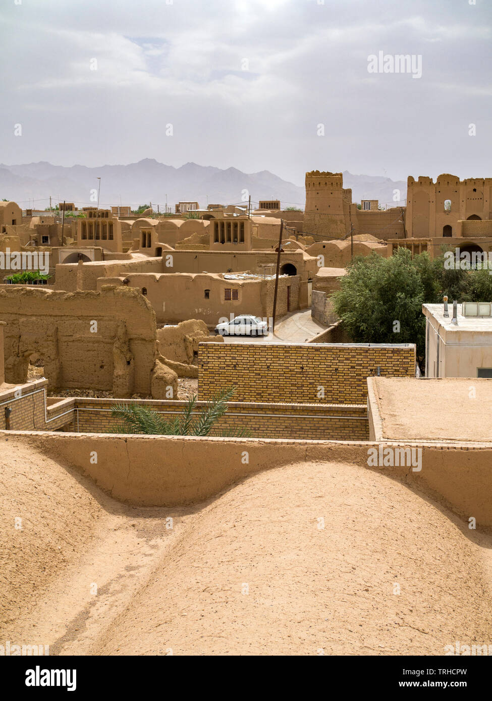 City rooftops iran hi-res stock photography and images - Alamy