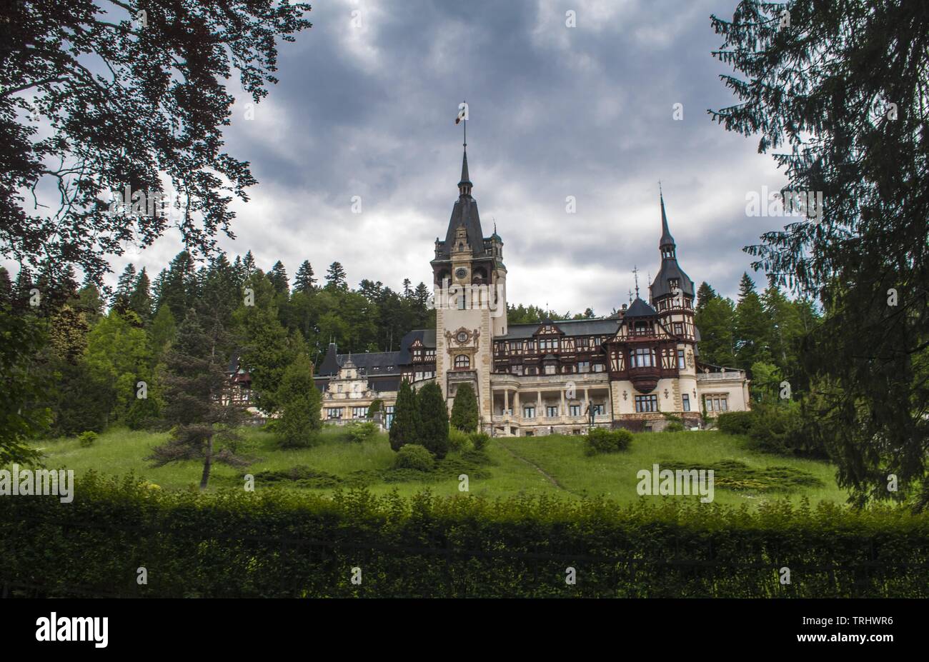 Schloss nordwestlich der Stadt Sinaia in Rumänien Photo Alamy