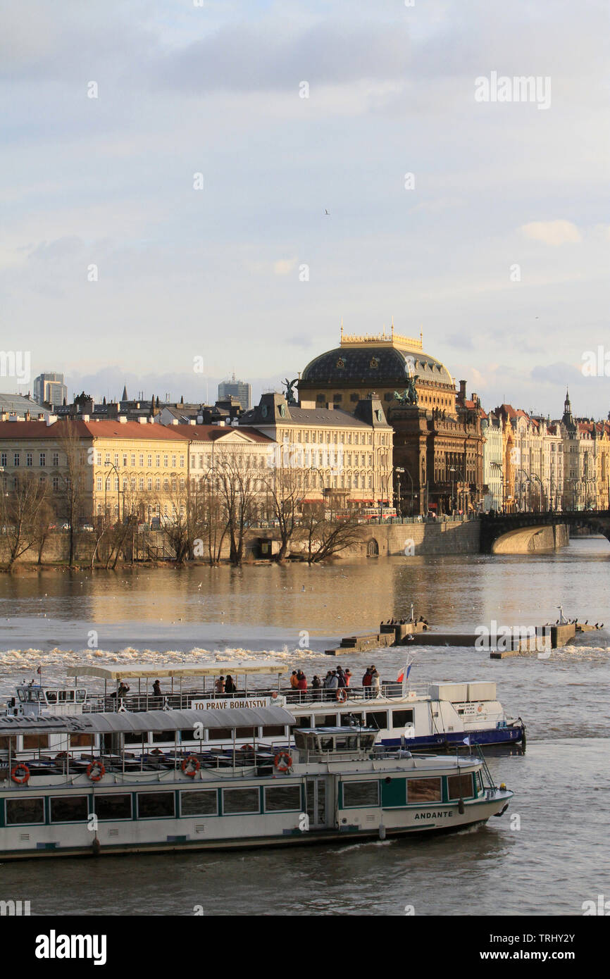 Vue du Pont Charles sur la rivière Vltava et le centre-ville. Prague. Czech Republic. Stock Photo