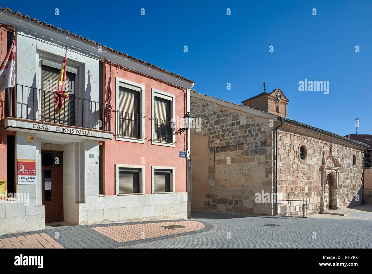 Stone parish church Santa María la Mayor del Castillo from the 16th century in Valbuena de Duero, Valladolid, Spain Stock Photo